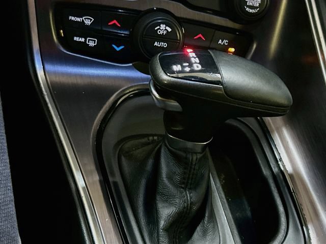 Used 2015 Dodge Challenger SXT RWD image 15