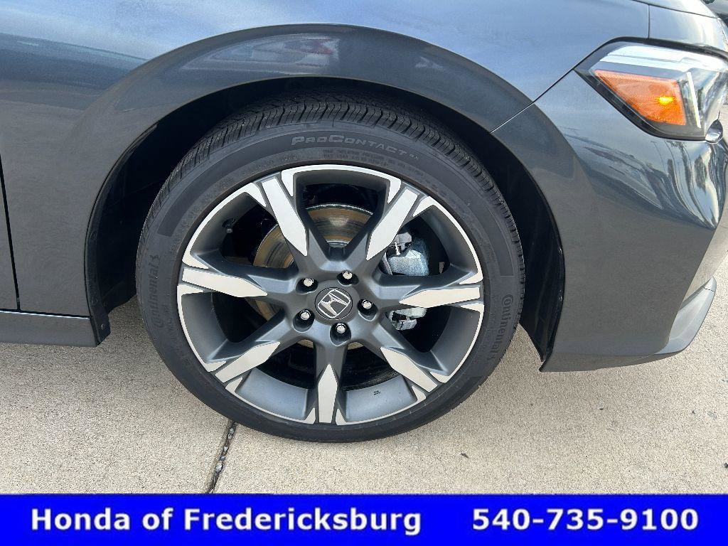 Certified 2025 Honda Civic Sport Touring image 35