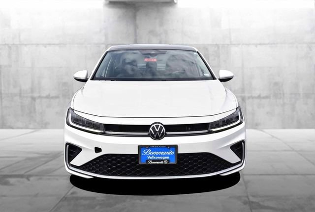 Used 2025 Volkswagen Jetta SEL image 4