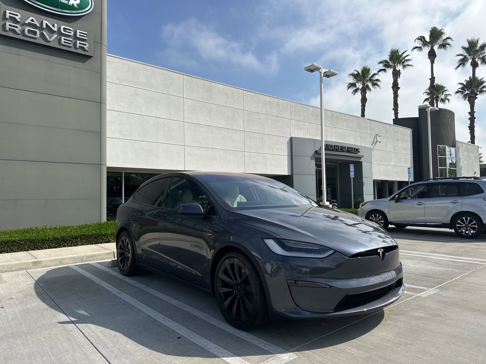 Used 2023 Tesla Model X image 2