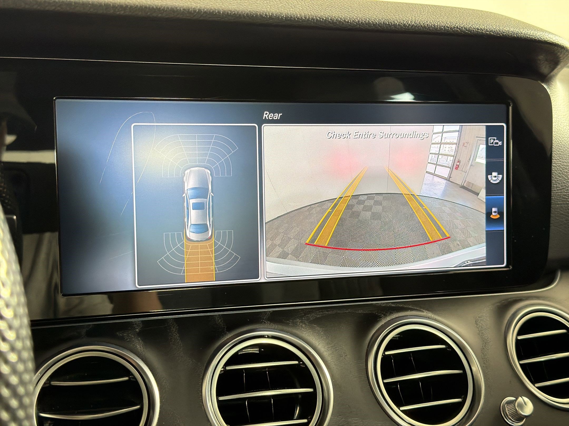 Used 2017 Mercedes-Benz E 300 4MATIC image 26