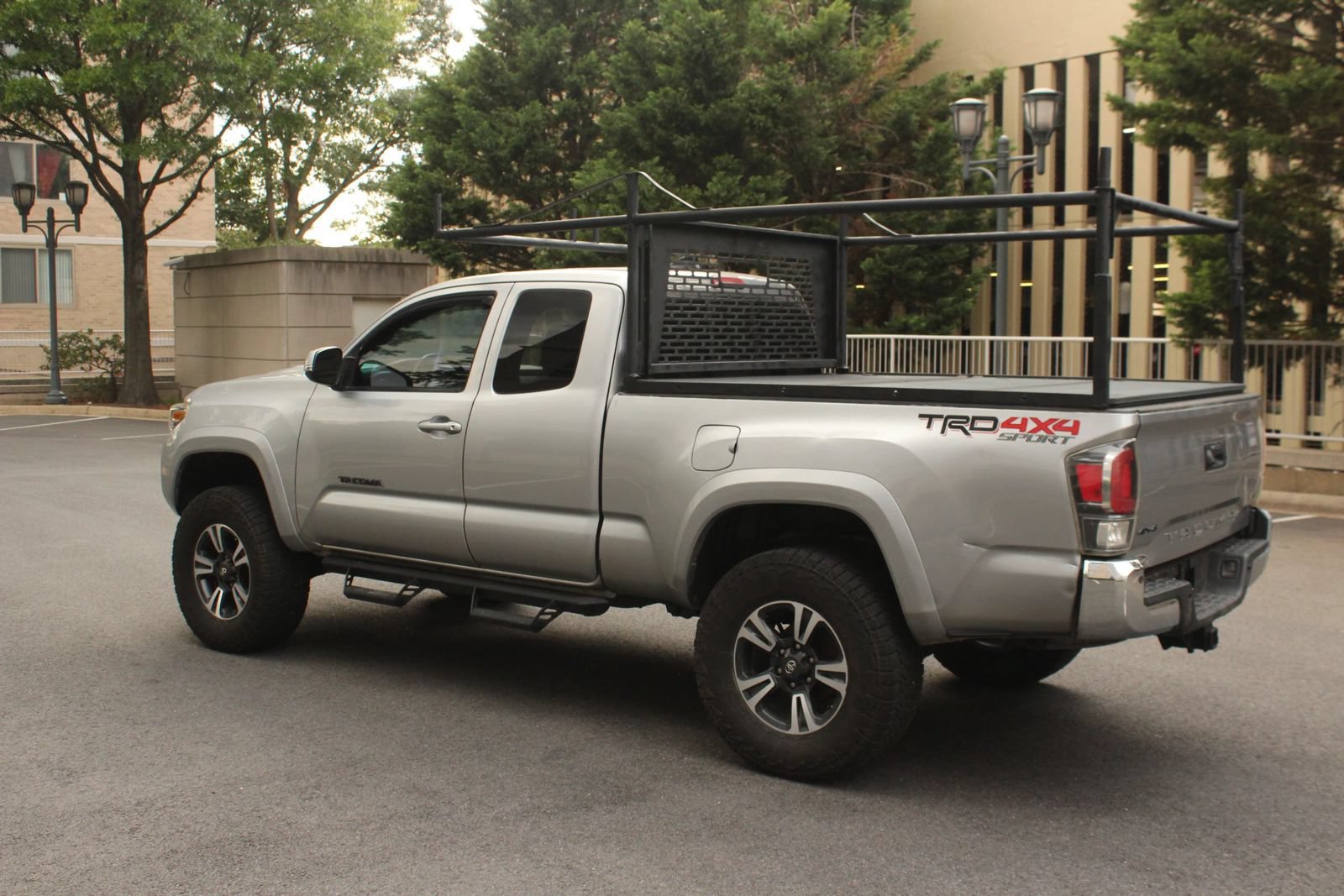 Used 2019 Toyota Tacoma TRD Sport AWD/4WD image 9