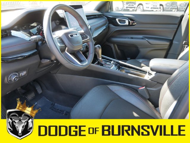 Used 2024 Jeep Compass Trailhawk AWD/4WD image 11