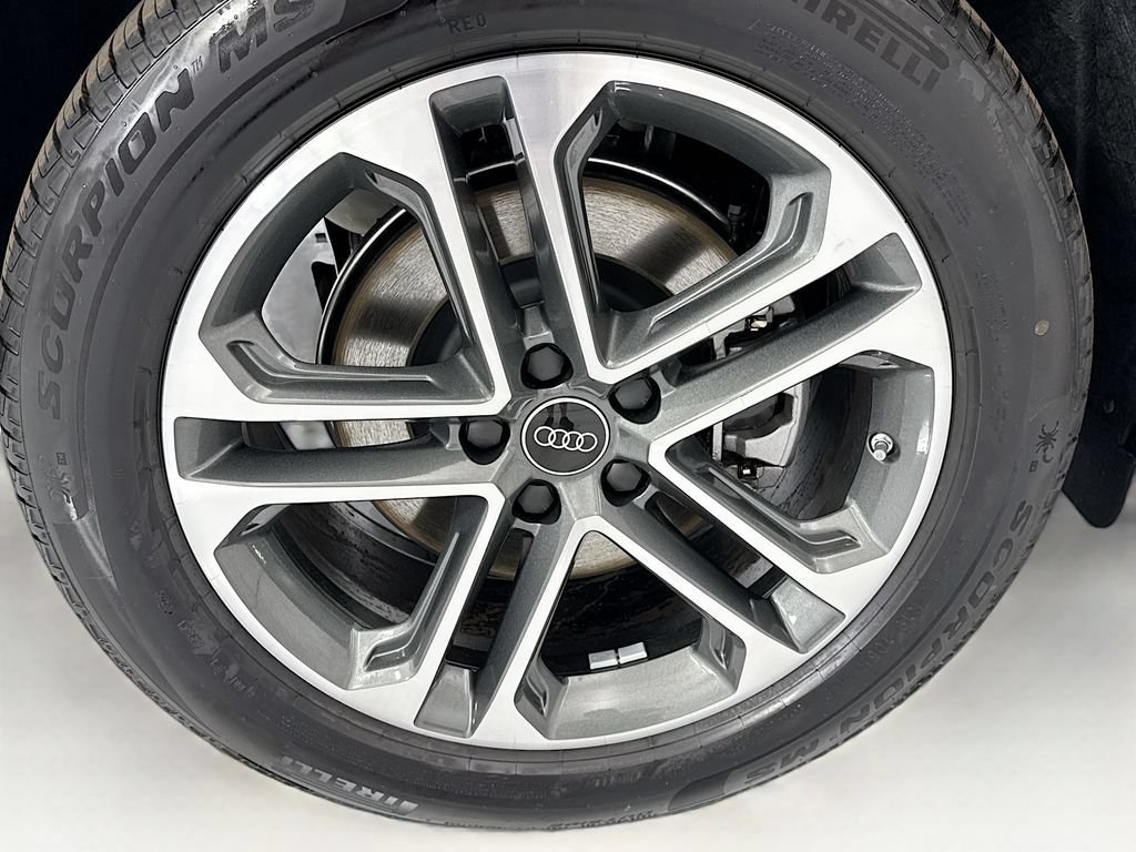 Used 2026 Audi Q5 Premium Plus w/ Premium Plus AWD/4WD image 32