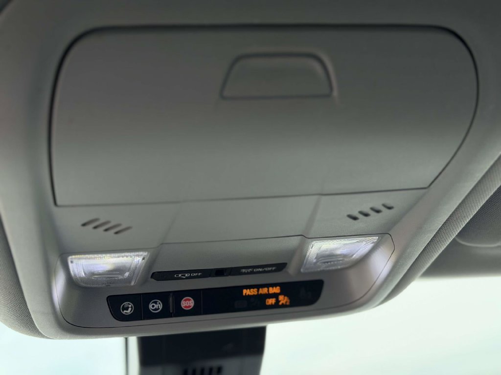 Used 2021 Chevrolet Equinox LT FWD image 24