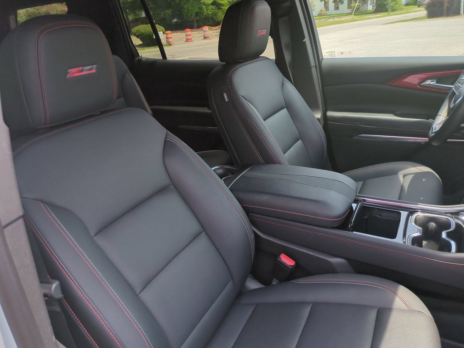 Used 2025 Chevrolet Traverse Z71 w/ Enhanced Driving Package AWD/4WD image 28