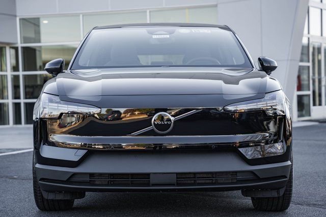 New 2026 Volvo EX30 Plus w/ Climate Package image 2
