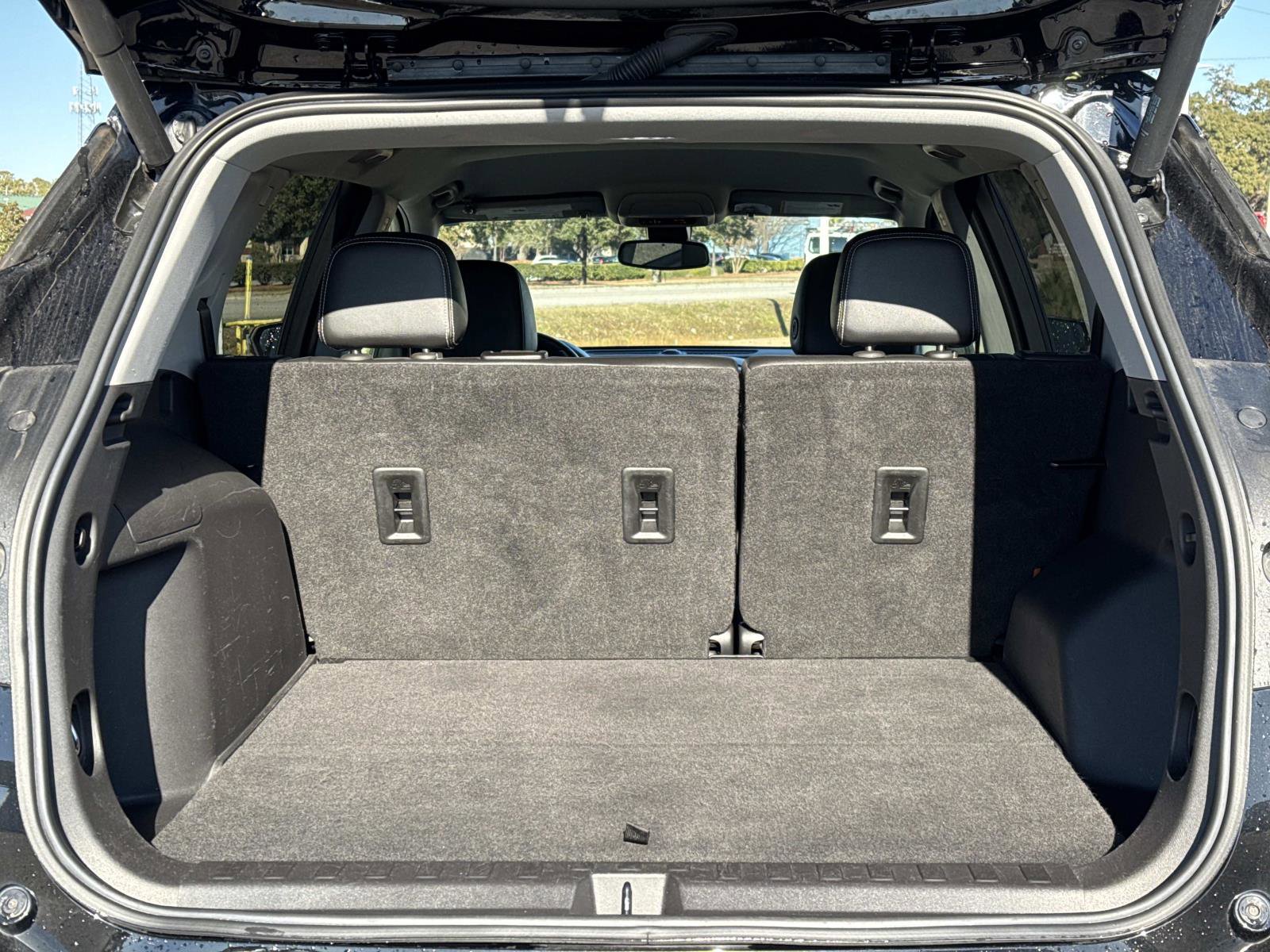 Used 2022 GMC Terrain SLT image 12