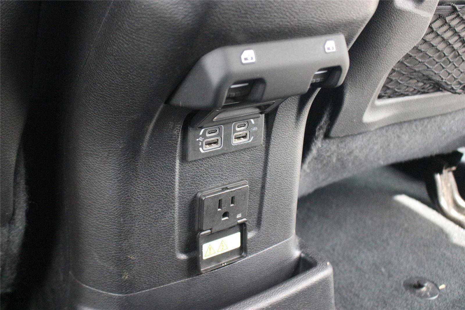 Used 2018 Jeep Wrangler Unlimited Rubicon w/ Cold Weather Group image 29