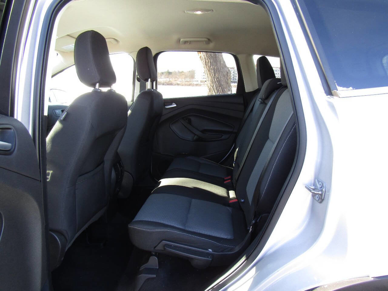 Used 2018 Ford Escape SE w/ Ford Safe & Smart Package AWD/4WD image 12