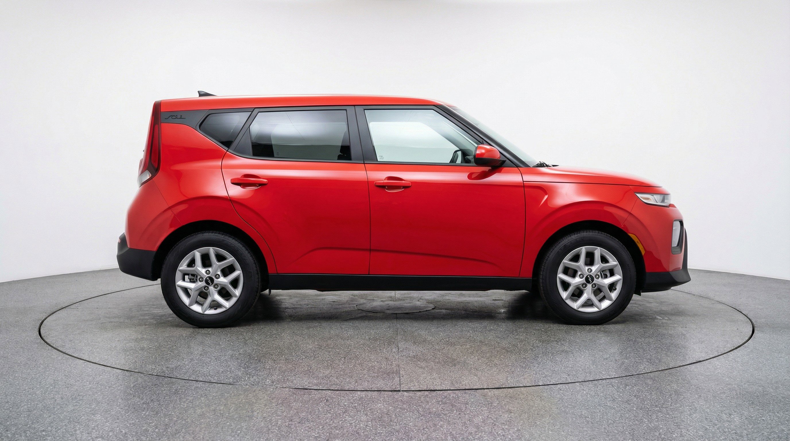 Used 2025 Kia Soul LX w/ LX Technology Package image 11