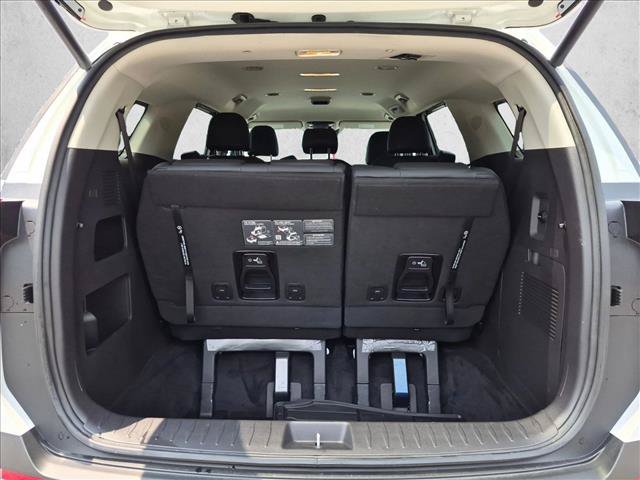 Used 2025 Kia Carnival EX FWD image 7