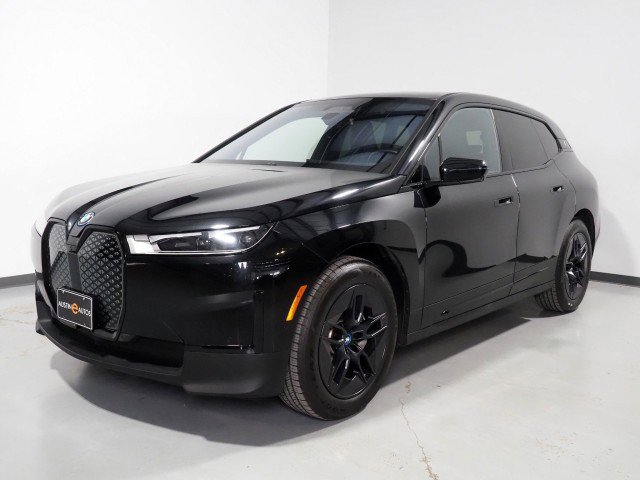 Used 2024 BMW iX xDrive50 w/ Premium Package image 10