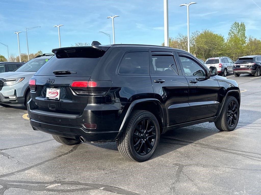 Used 2019 Jeep Grand Cherokee Altitude AWD/4WD image 11