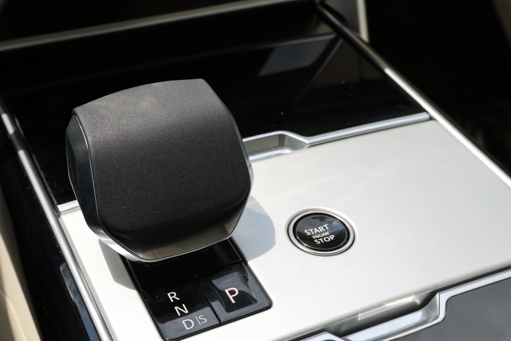New 2026 Land Rover Range Rover SE AWD/4WD image 19