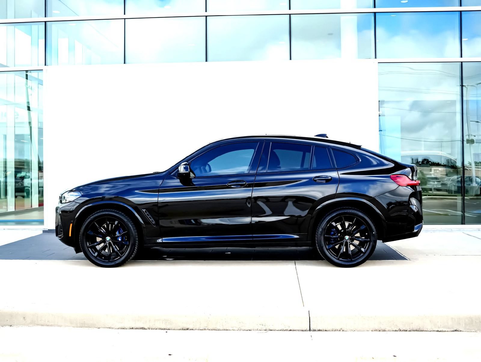 Used 2024 BMW X4 M40i w/ Premium Package AWD/4WD image 12