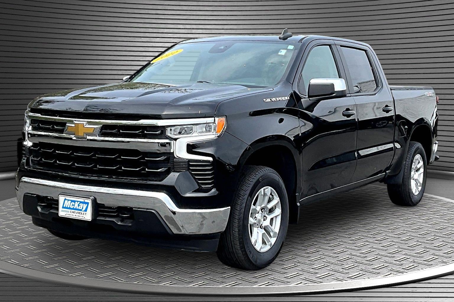 Used 2022 Chevrolet Silverado 1500 LT AWD/4WD image 3