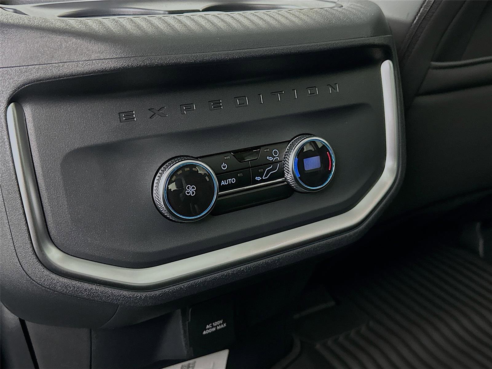 New 2026 Ford Expedition Active image 26