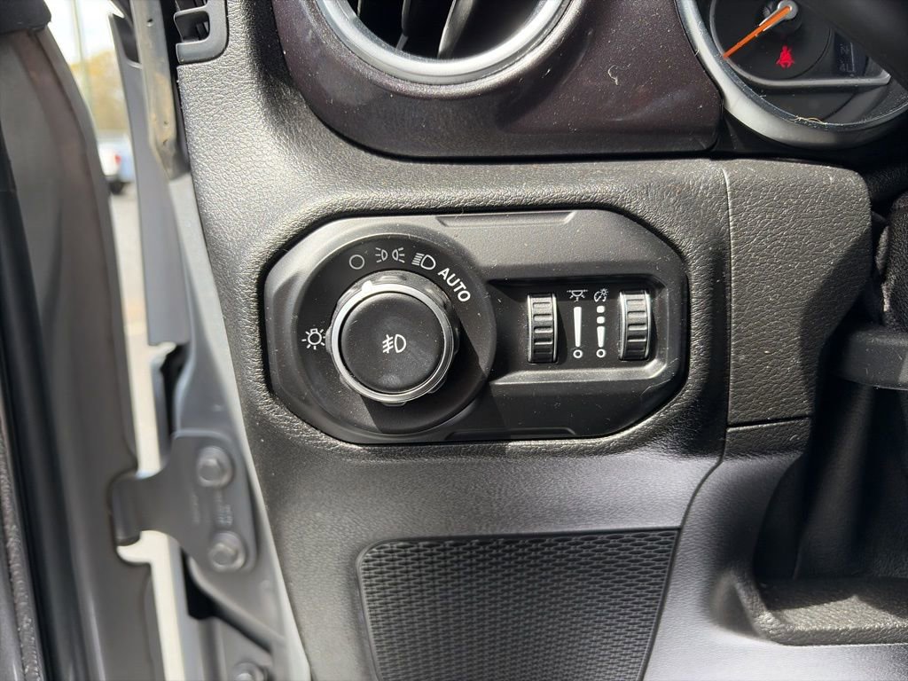 Used 2021 Jeep Wrangler Unlimited Sahara image 15