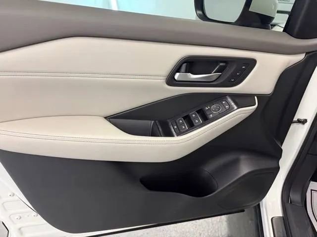 Used 2023 Nissan Rogue SL w/ SL Premium Package FWD image 14