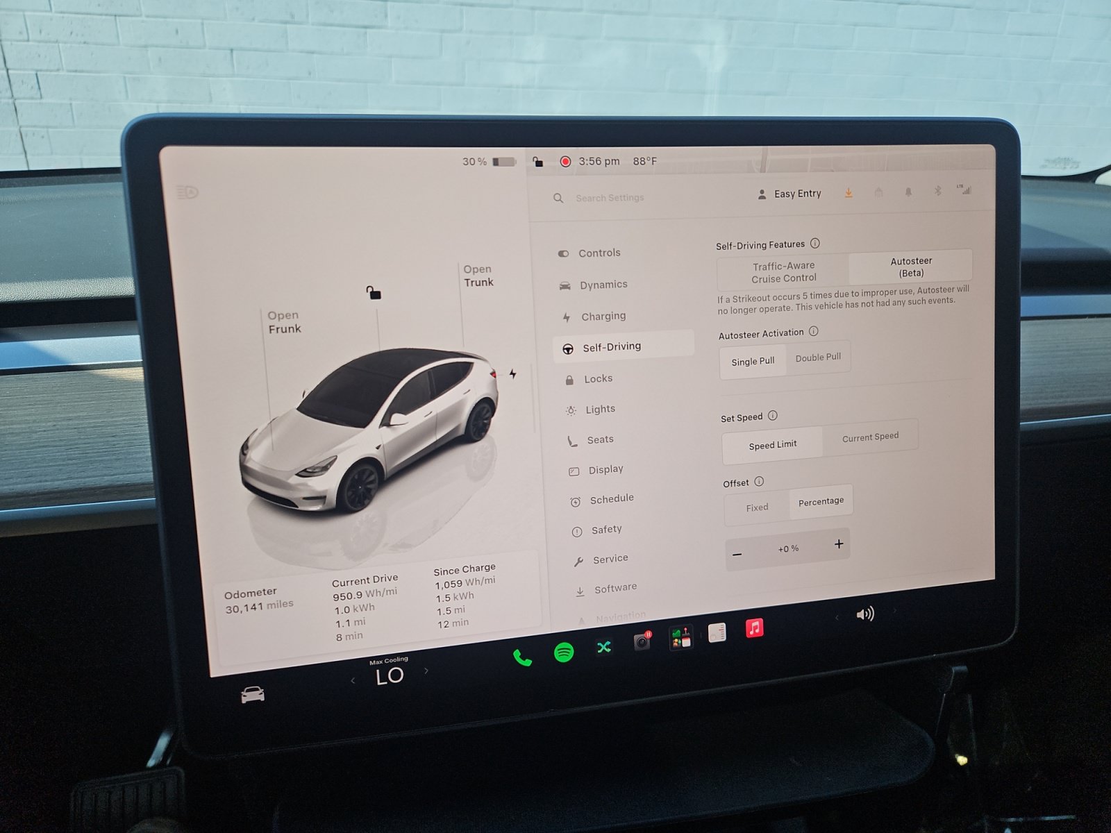 Used 2024 Tesla Model Y Long Range AWD/4WD image 18