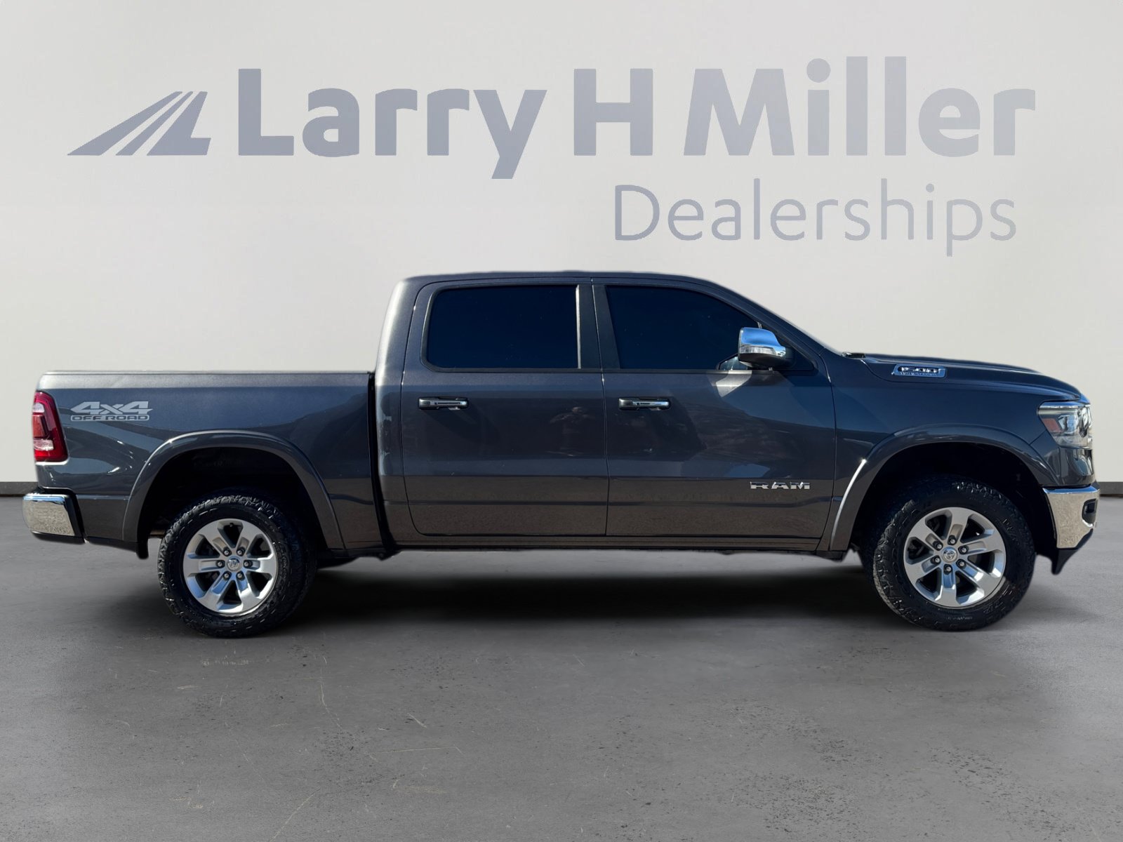 Used 2021 RAM 1500 Laramie w/ Off Road Group AWD/4WD image 6