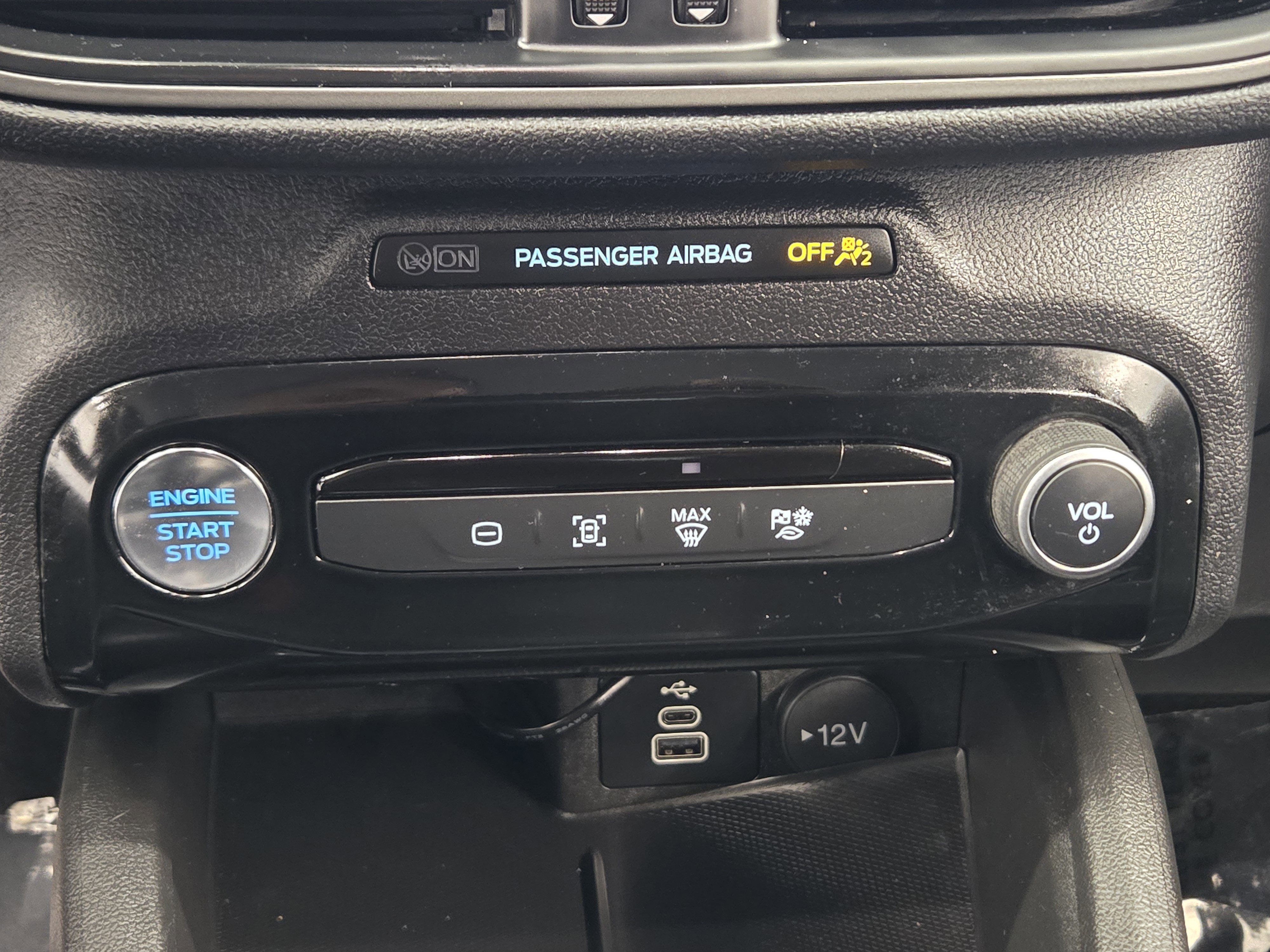 Certified 2024 Ford Escape PHEV image 18