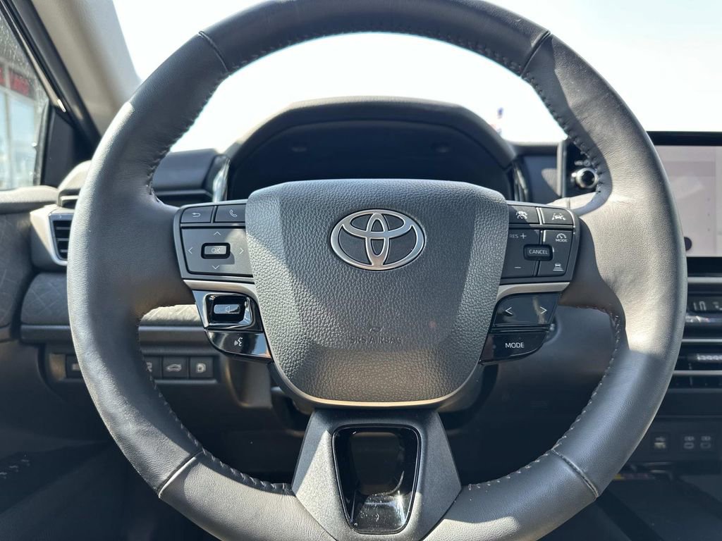 Used 2025 Toyota Camry XLE w/ Premium Plus Package AWD/4WD image 21