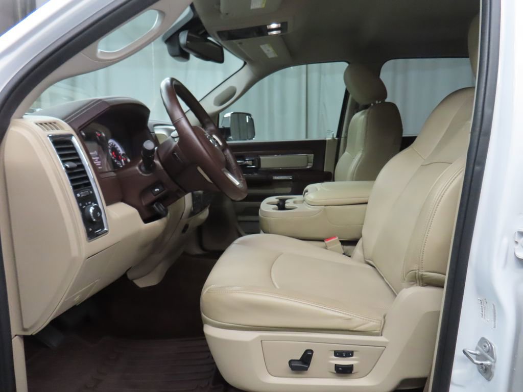 Used 2017 RAM 1500 Laramie w/ Convenience Group AWD/4WD image 12