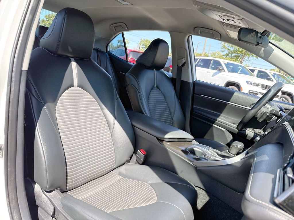 Used 2023 Toyota Camry SE FWD image 18