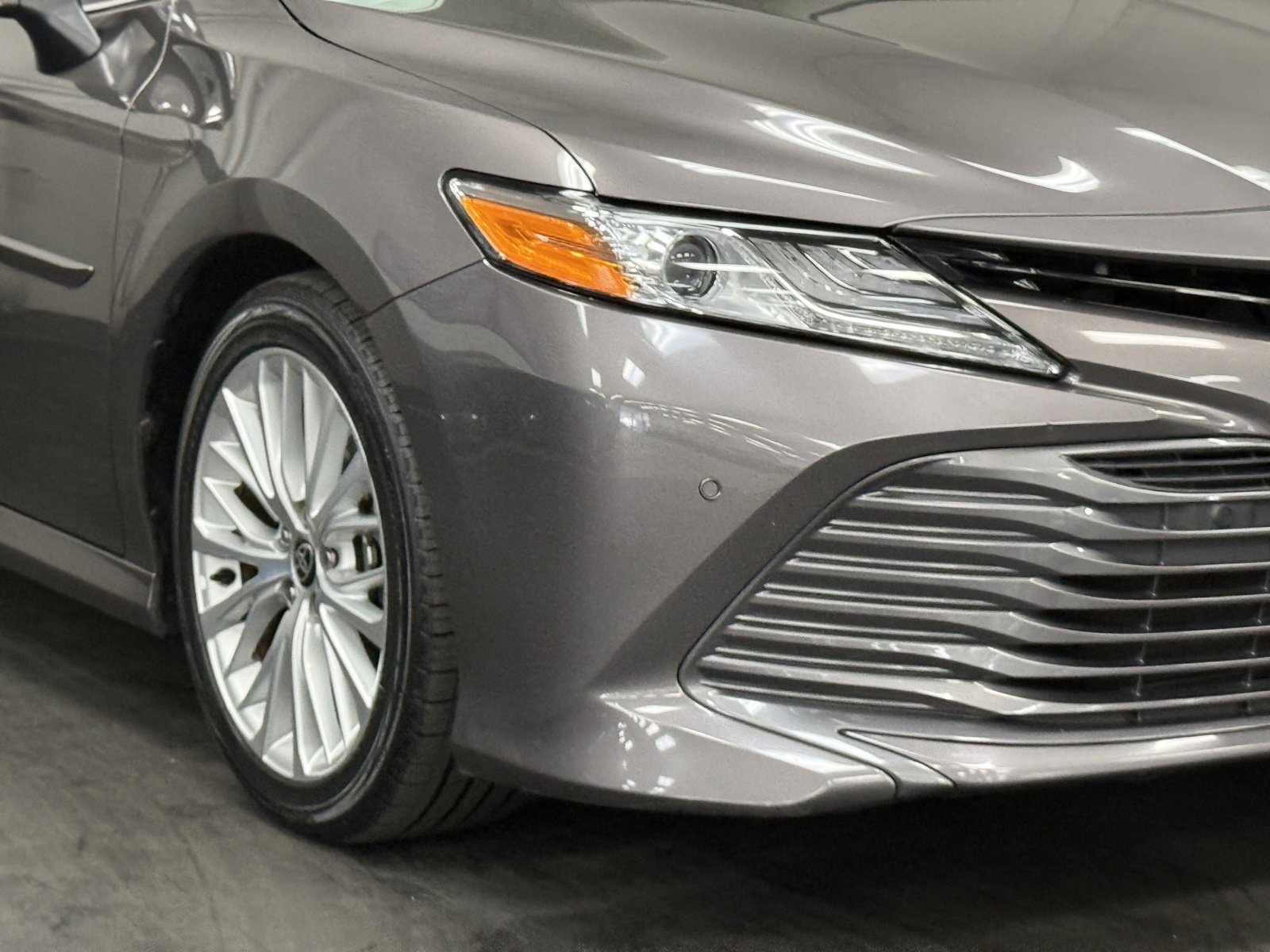Used 2020 Toyota Camry XLE image 4
