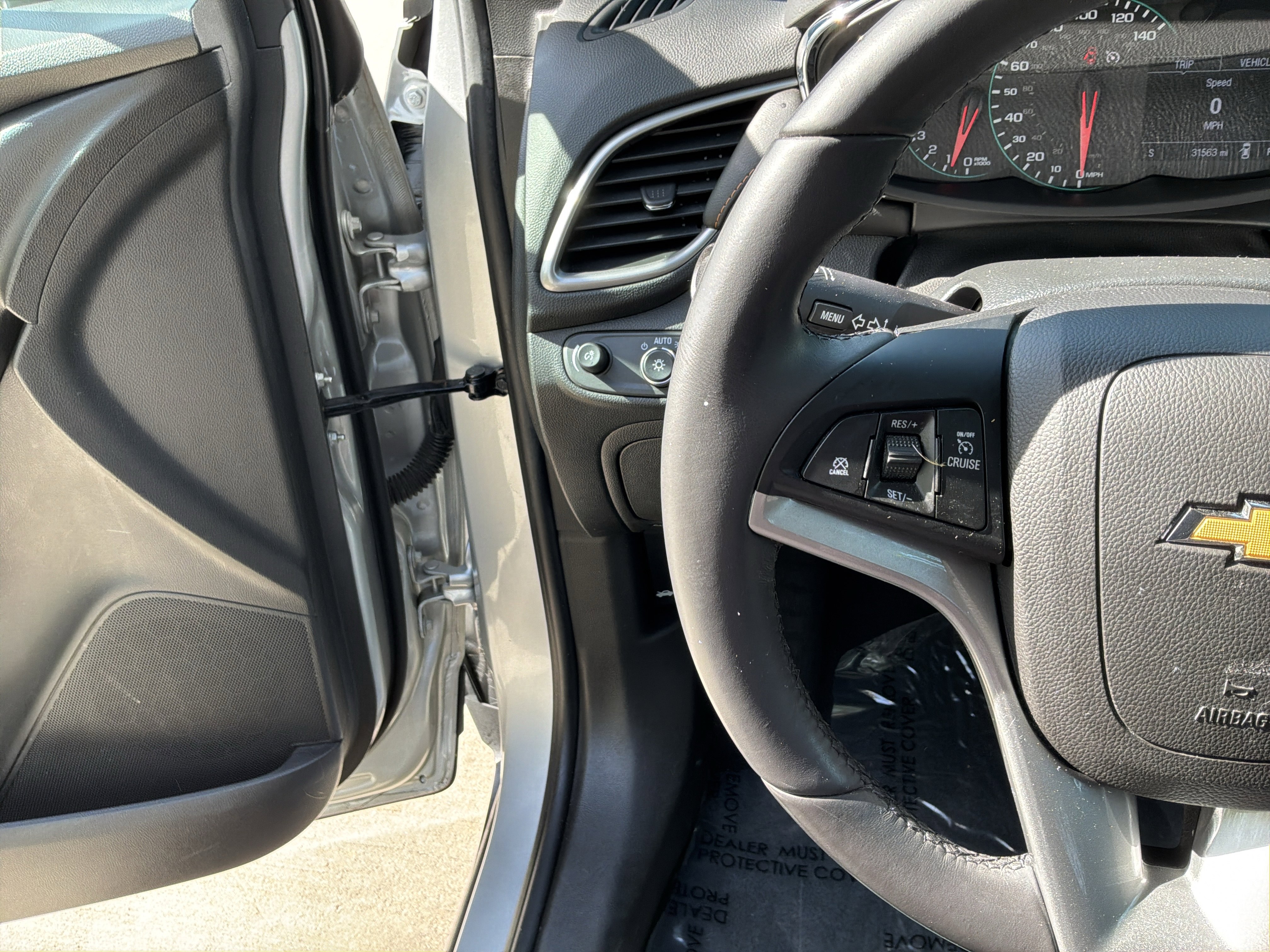 Used 2021 Chevrolet Trax LT w/ Driver Confidence Package image 19