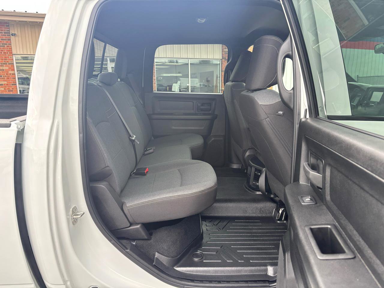 Used 2024 RAM 2500 Tradesman w/ Chrome Appearance Group AWD/4WD image 13