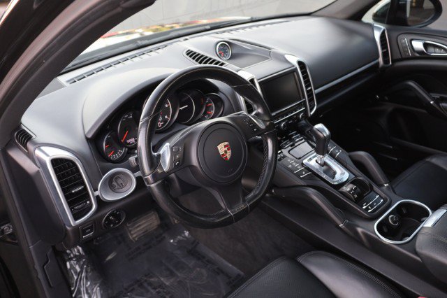 Used 2013 Porsche Cayenne Diesel AWD/4WD image 24