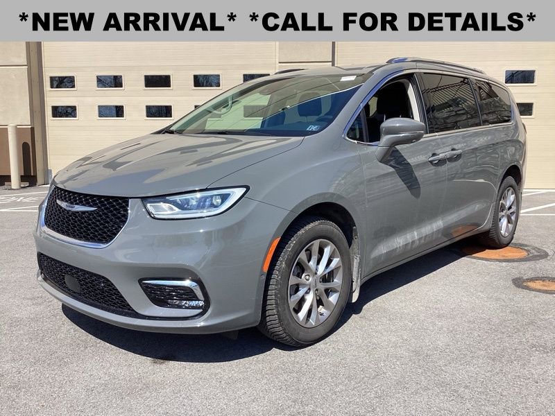 Used 2021 Chrysler Pacifica Touring-L w/ Premium & Safety Sphere Group image 4