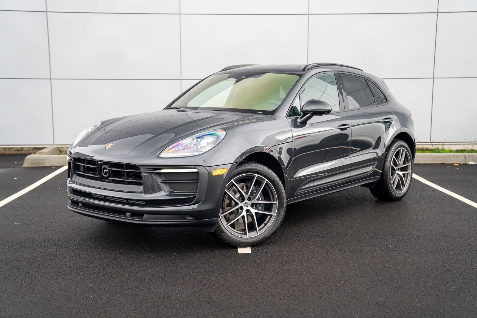 New 2026 Porsche Macan image 1