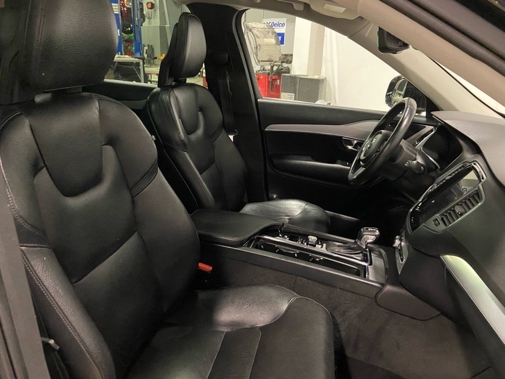 Used 2017 Volvo XC90 T6 Momentum w/ Vision Package image 31