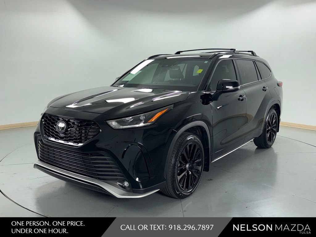 Used 2024 Toyota Highlander XSE FWD image 1