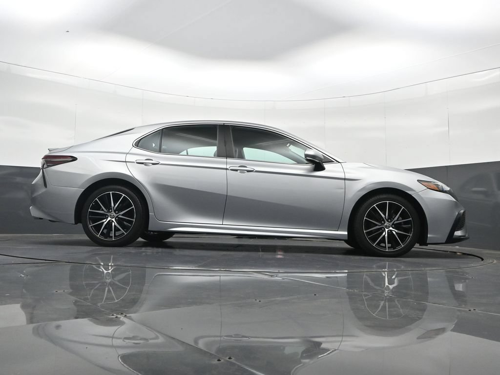 Used 2021 Toyota Camry SE w/ Cold Weather Package AWD/4WD image 36