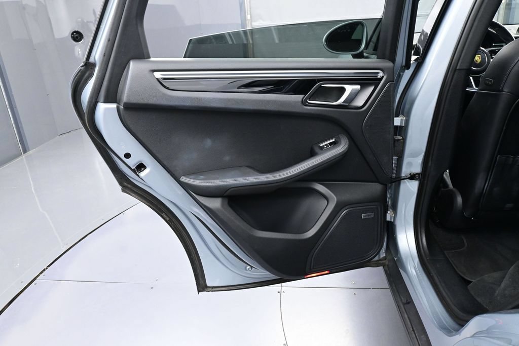 Certified 2020 Porsche Macan AWD/4WD image 22