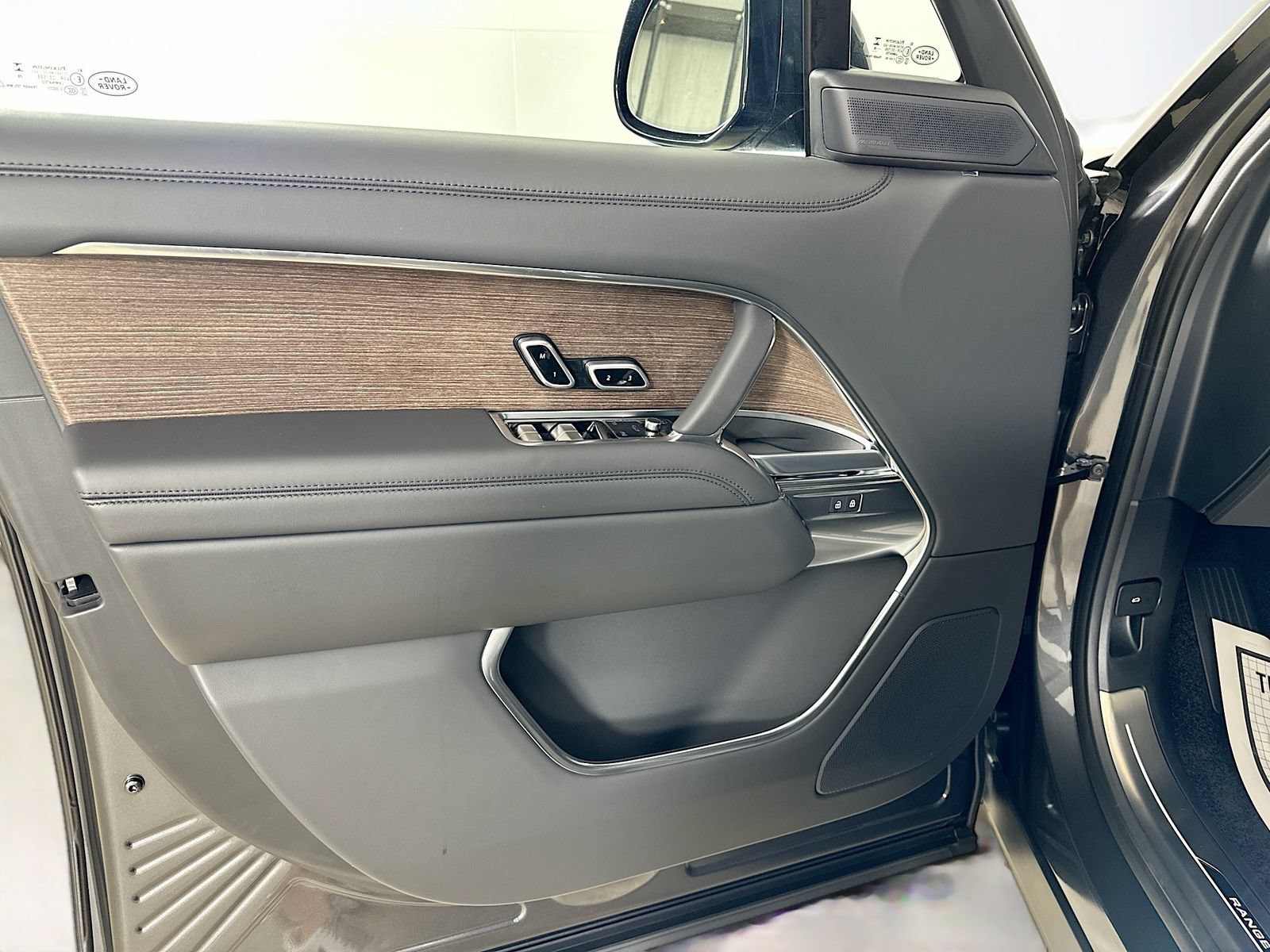 New 2026 Land Rover Range Rover SE AWD/4WD image 16