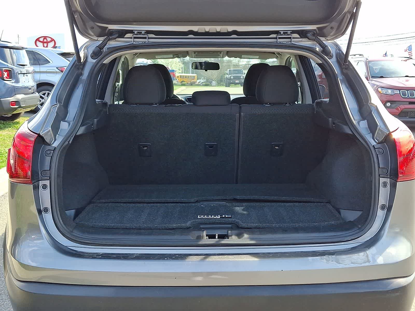 Used 2019 Nissan Rogue Sport S AWD/4WD image 27