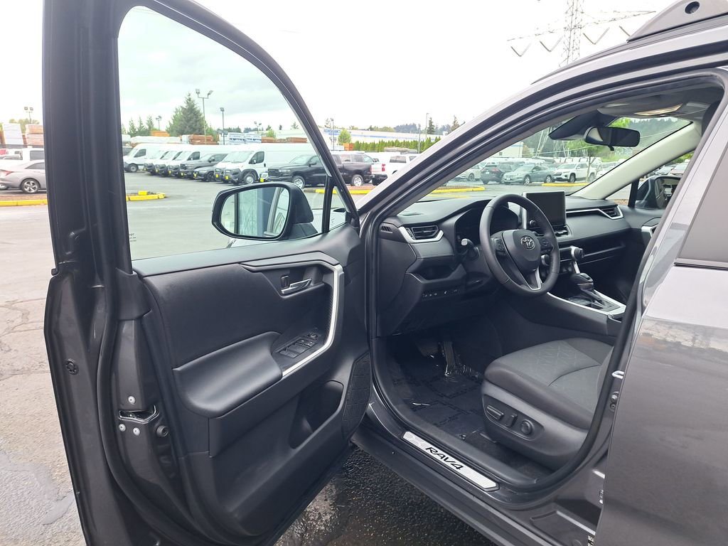 Used 2024 Toyota RAV4 XLE w/ Convenience Package AWD/4WD image 10