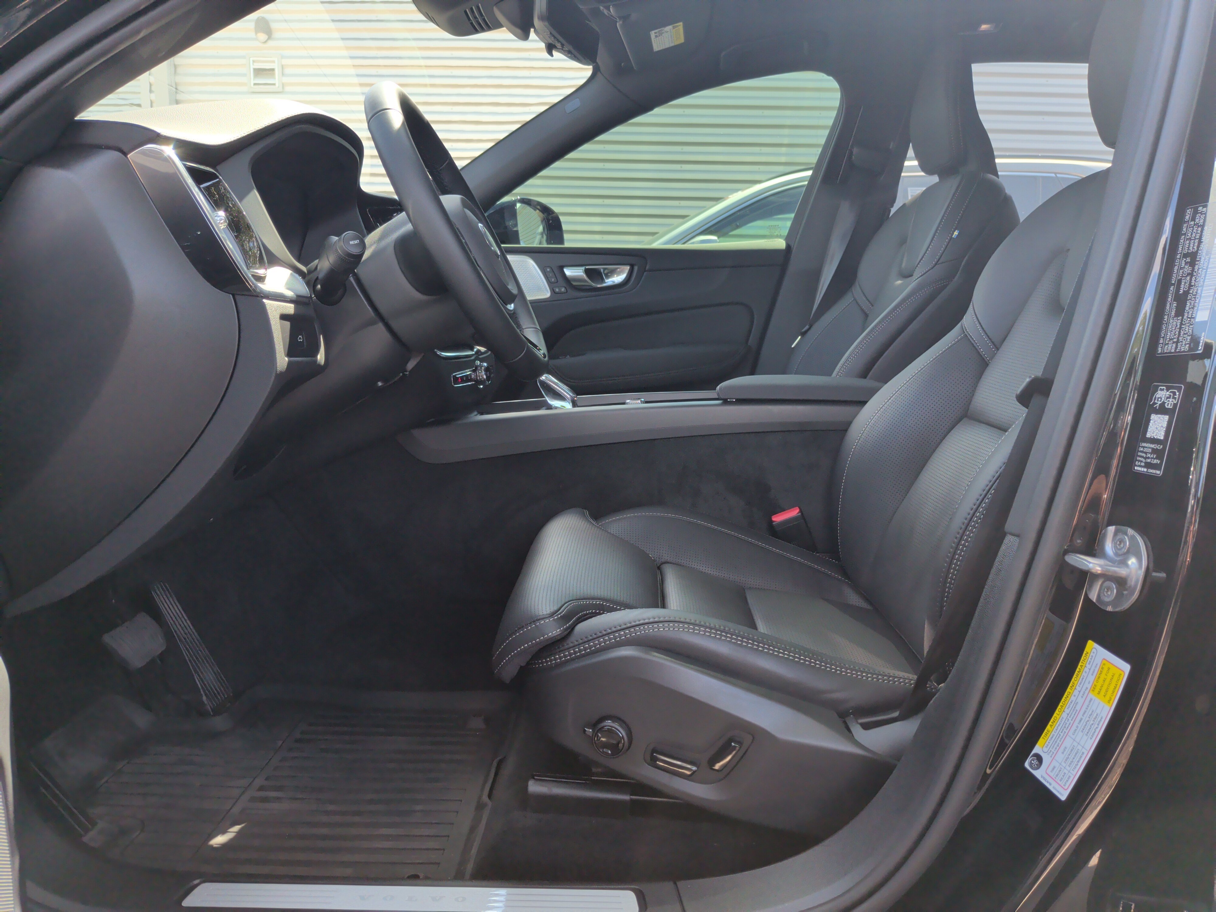 Used 2026 Volvo XC60 B5 Ultra w/ Protection Package Premier AWD/4WD image 16