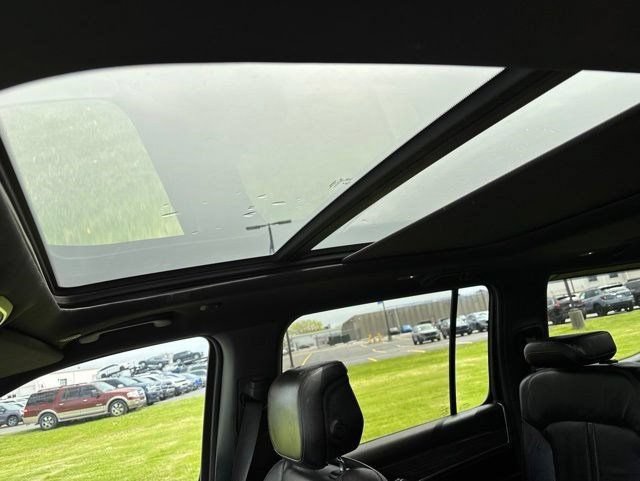 Used 2022 Jeep Wagoneer Series III w/ Premium Group I AWD/4WD image 29