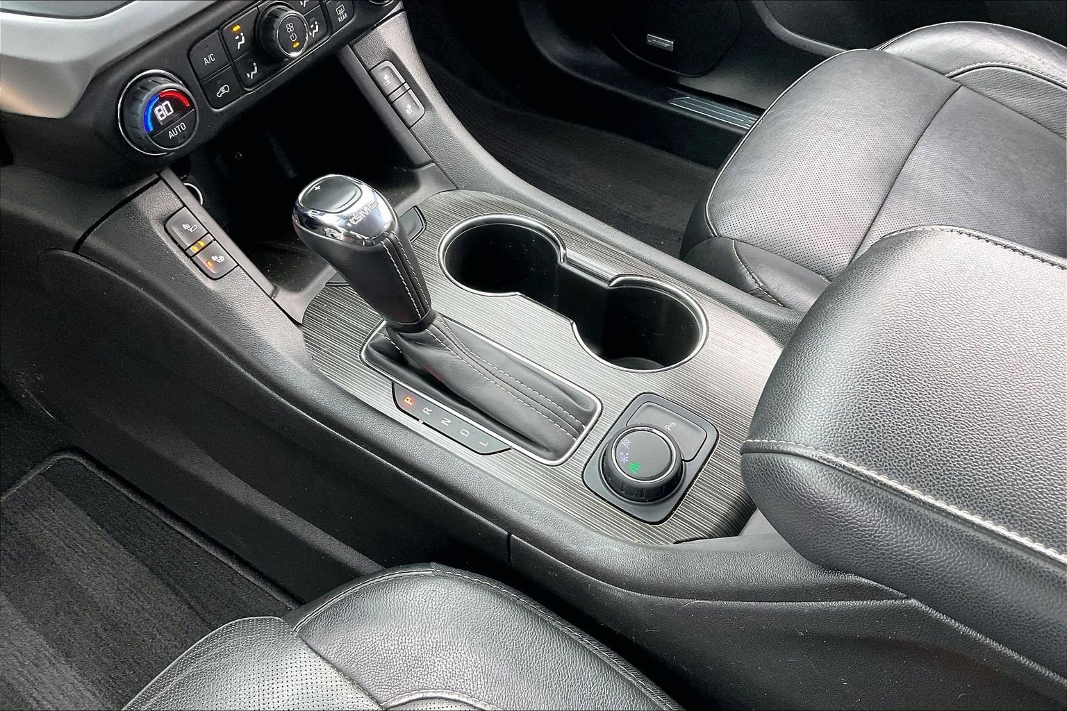 Used 2017 GMC Acadia SLT image 13