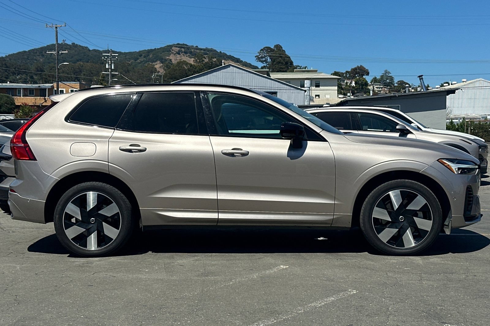 Used 2024 Volvo XC60 T8 Plus AWD/4WD image 8