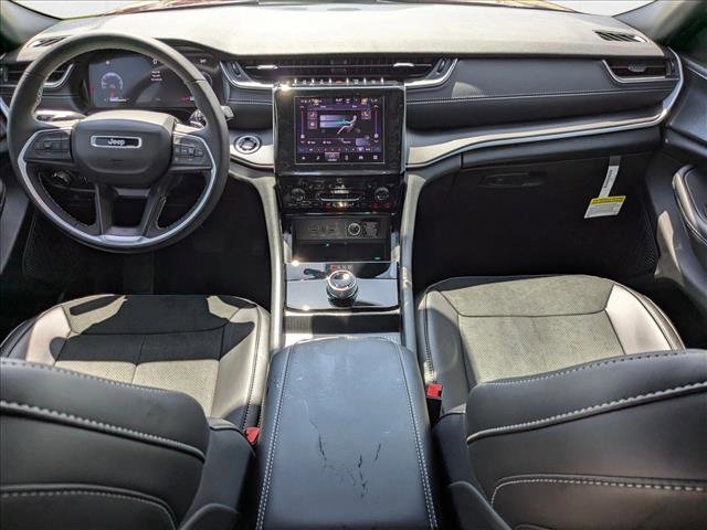 New 2025 Jeep Grand Cherokee L Altitude image 17