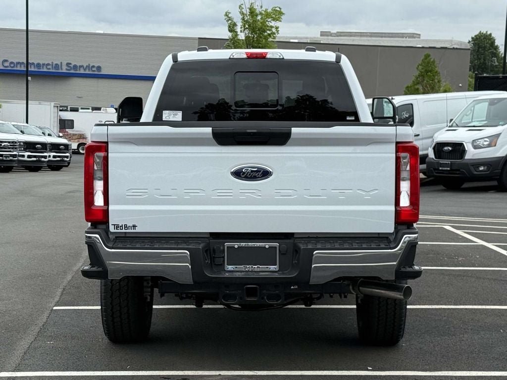 New 2026 Ford F350 XL w/ FX4 Off-Road Package AWD/4WD image 3