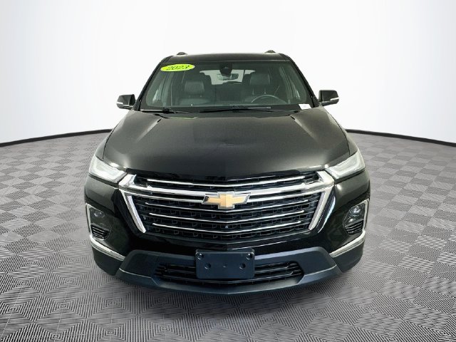 Used 2023 Chevrolet Traverse LT w/ LT Premium Package AWD/4WD image 5